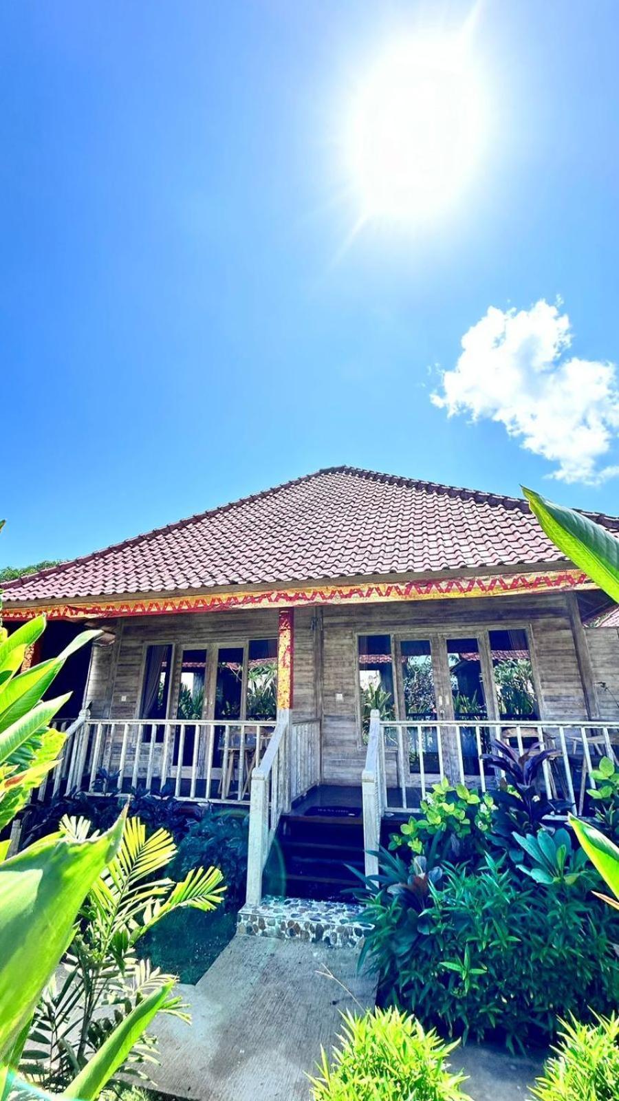 Lembongan Seaview Hotel Exterior photo