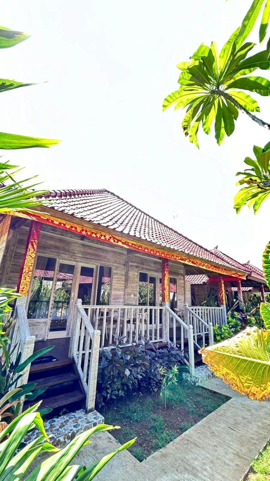Lembongan Seaview Hotel Exterior photo
