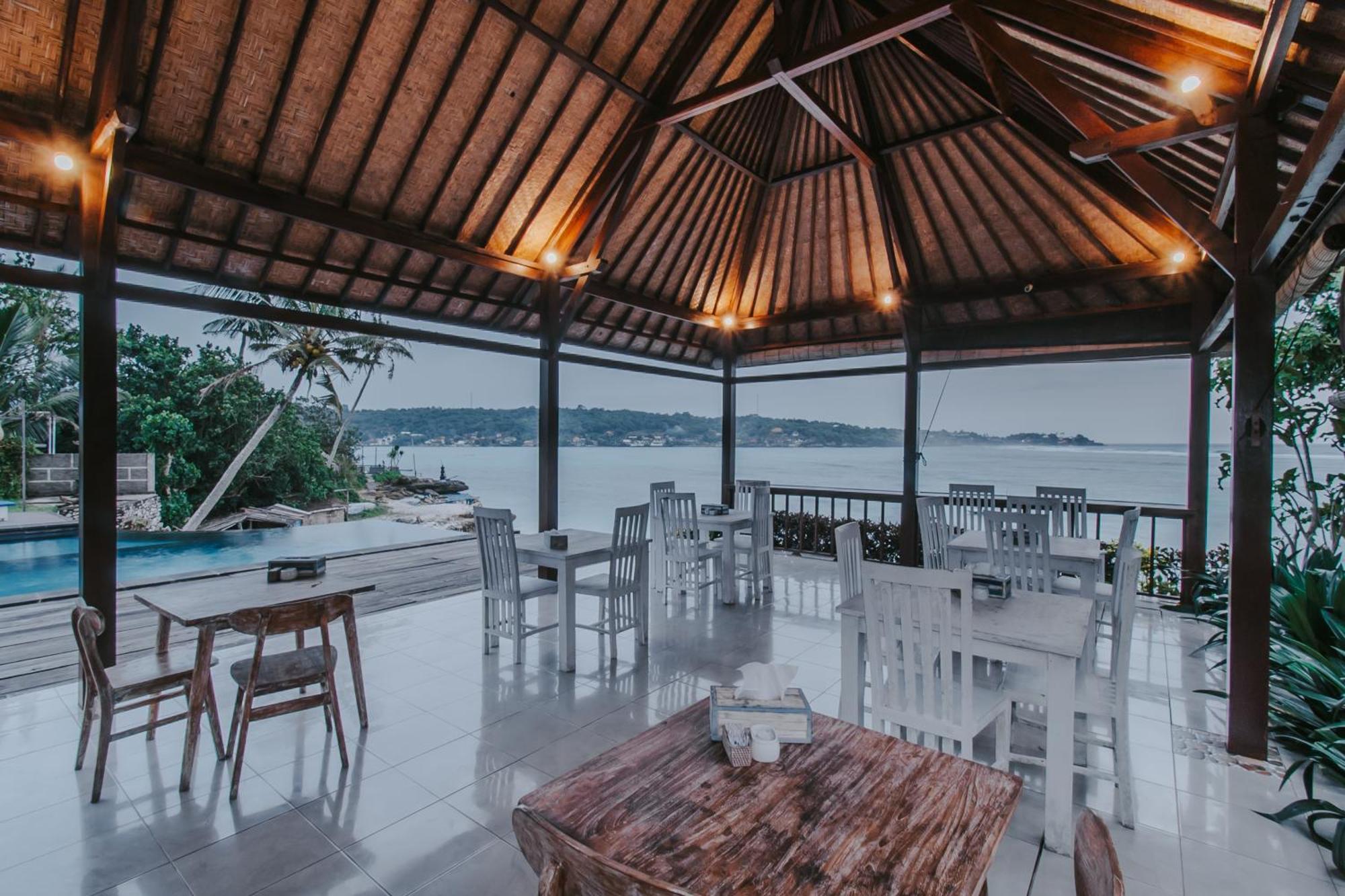 Lembongan Seaview Hotel Exterior photo