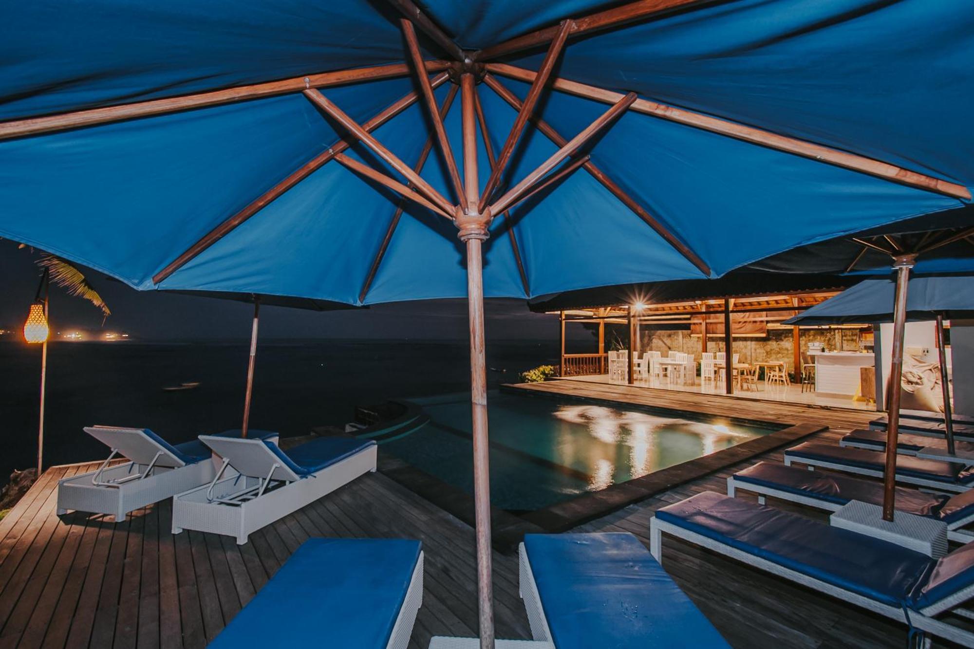 Lembongan Seaview Hotel Exterior photo