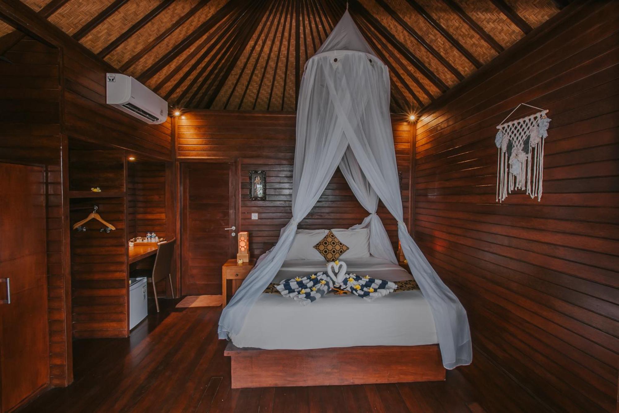 Lembongan Seaview Hotel Exterior photo