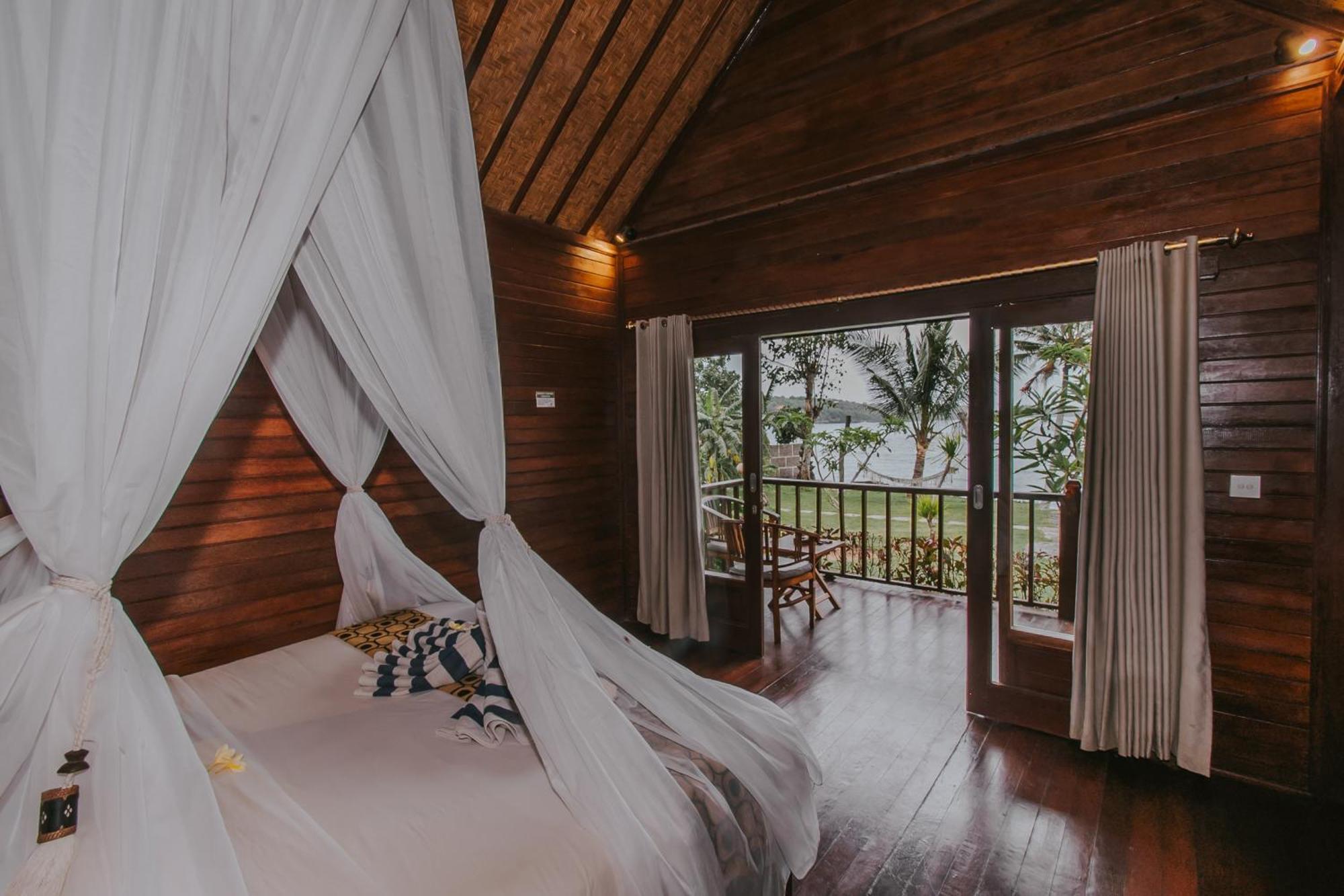Lembongan Seaview Hotel Exterior photo