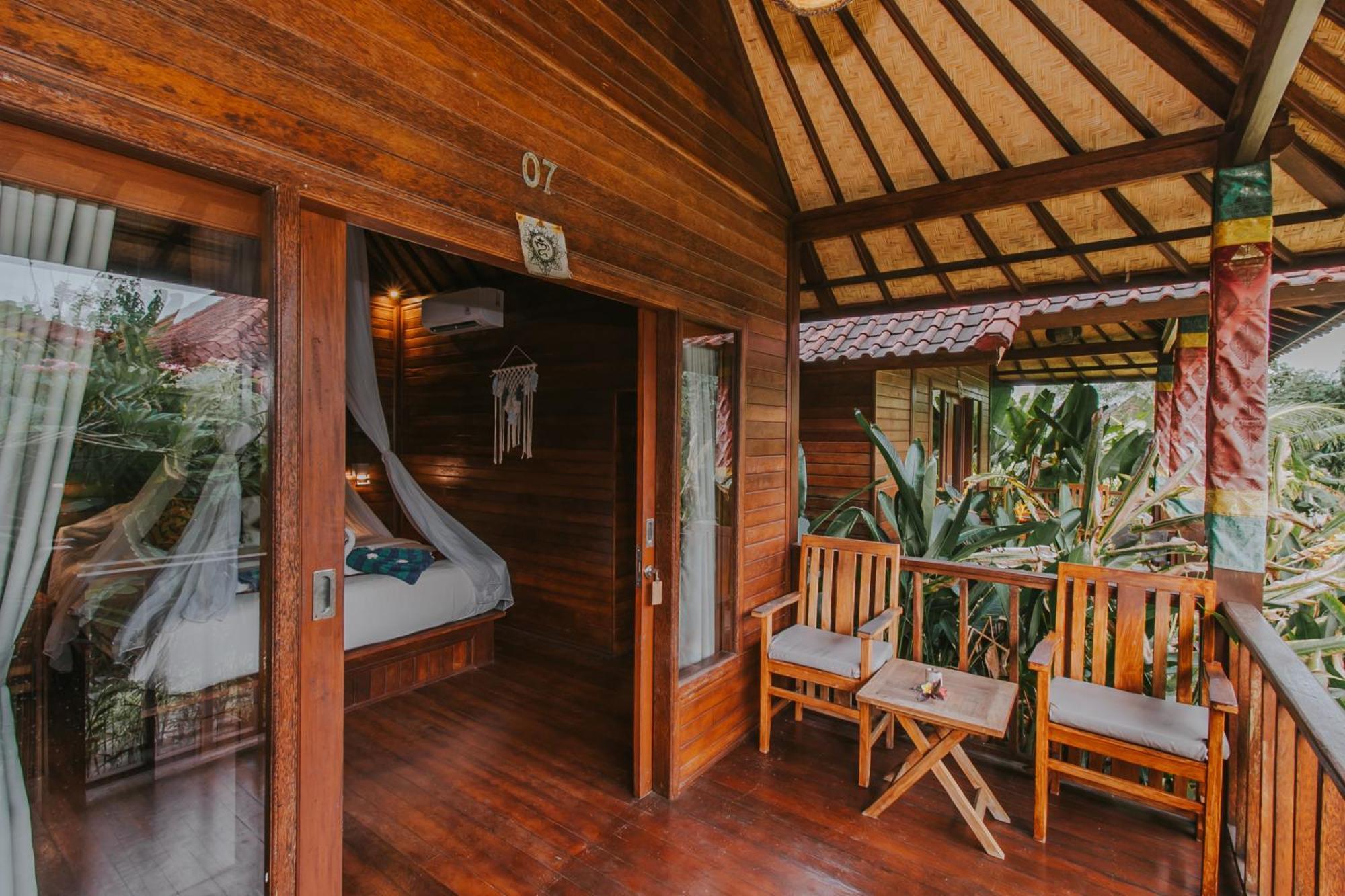 Lembongan Seaview Hotel Exterior photo